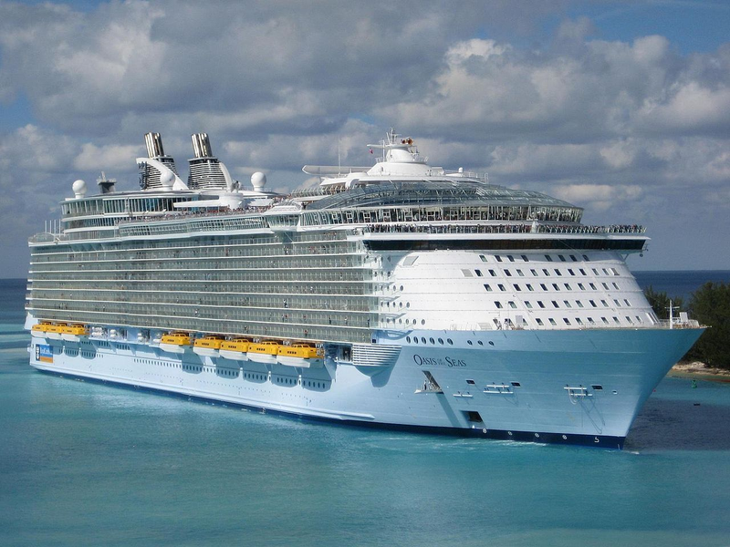 Illustration for article titled El diminuto tamaño del Titanic frente a un supercrucero actual